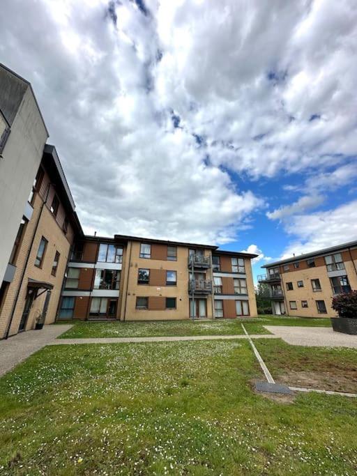 2 Bed 2 Bath Apartment & Parking - Lgw 10Min Drive Кролей Экстерьер фото