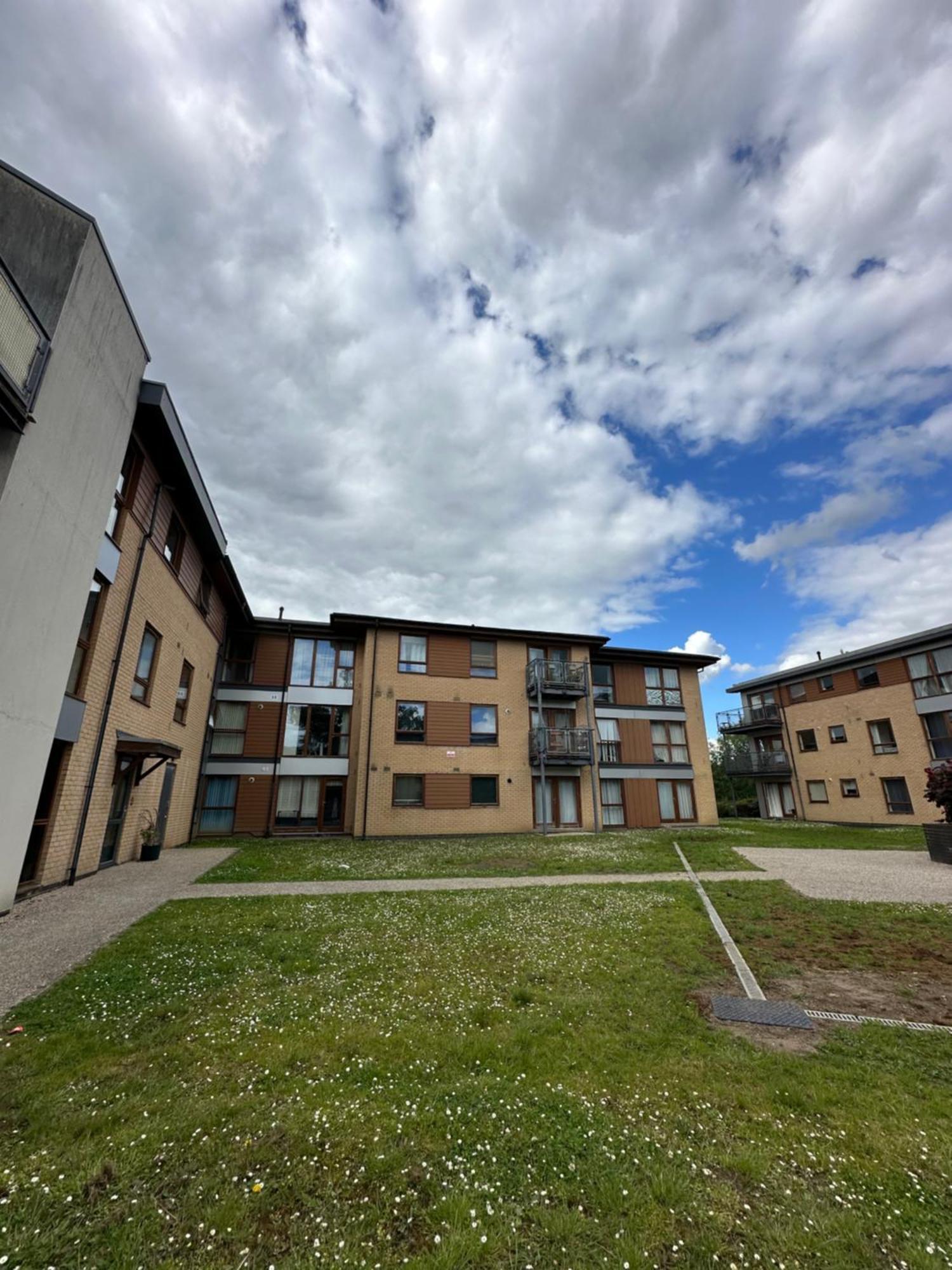 2 Bed 2 Bath Apartment & Parking - Lgw 10Min Drive Кролей Экстерьер фото